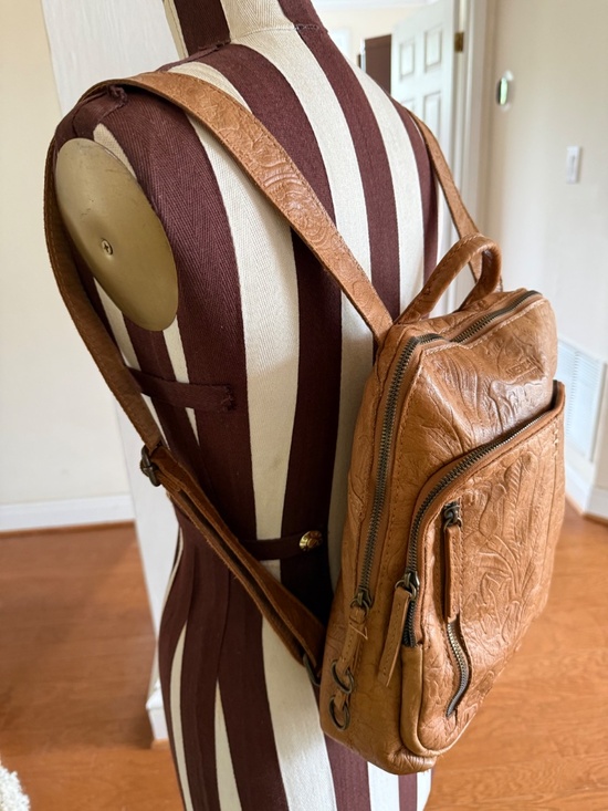 American Leather Co Tan Floral Embossed Backpack Zipper Adjustable Strap main image 7
